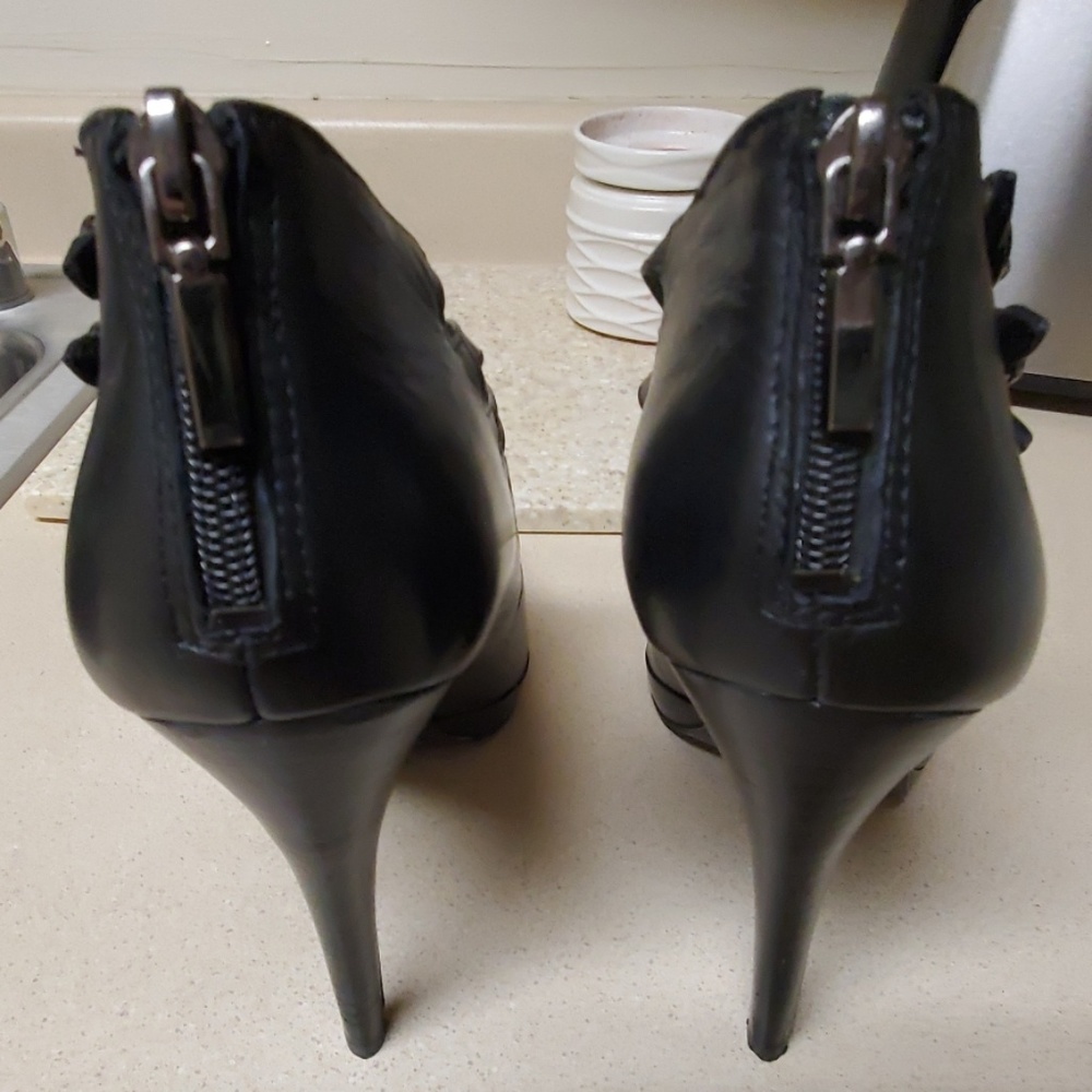 Fanco Fortini Black Leather Heels (Rare Find) - Picture 5 of 8